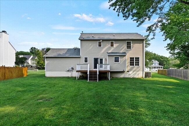 Building Photo - SHORT-TERM RENTAL