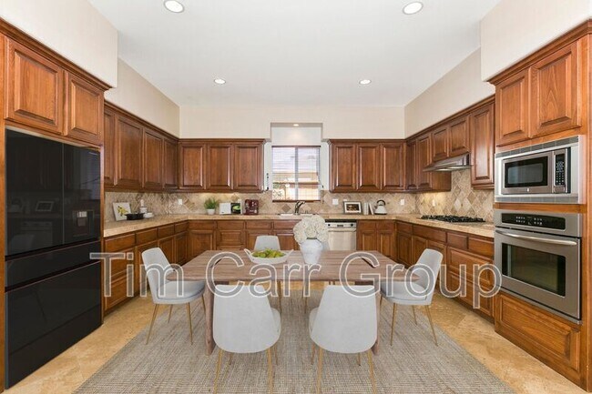 Building Photo - 225 Cabrillo St