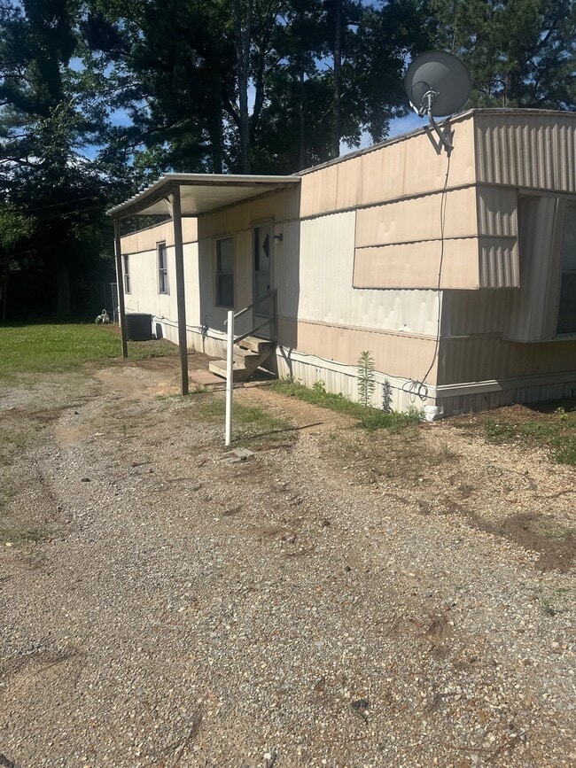 Building Photo - 15 Coleman Dr S