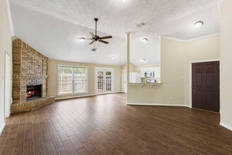 Building Photo - 21435 Deerhaven Dr