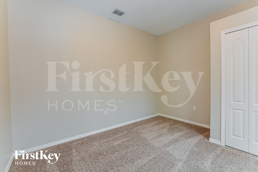 Building Photo - 3960 Andover Cay Blvd