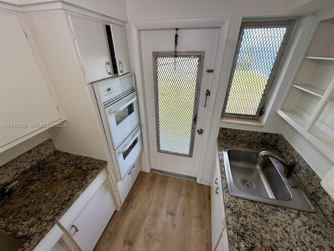 Building Photo - 7921 East Dr