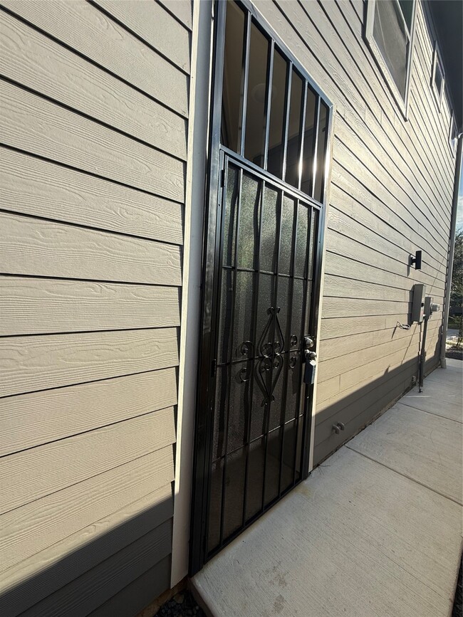 Building Photo - 3555 Noah St