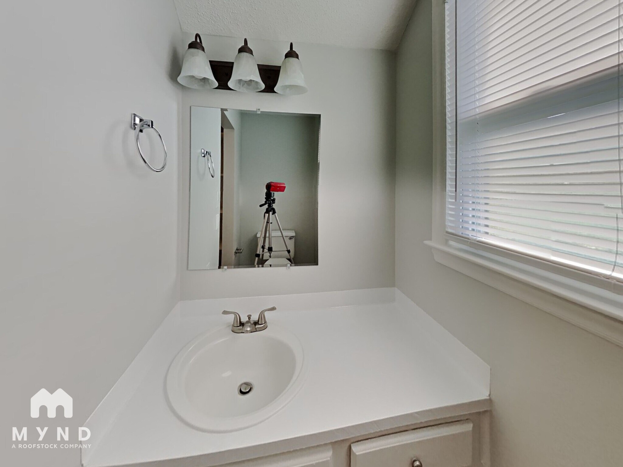 Building Photo - 211 Buckskin Dr