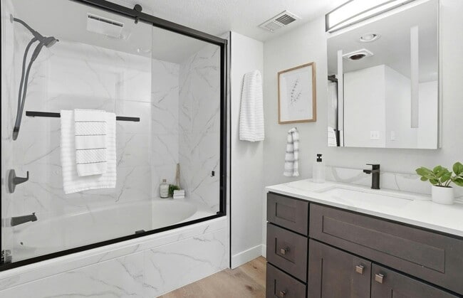 Building Photo - 1680 San Miguel Dr