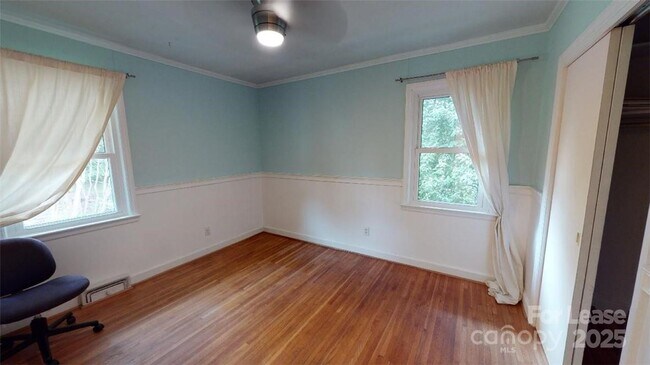 Building Photo - 419 Webster Pl