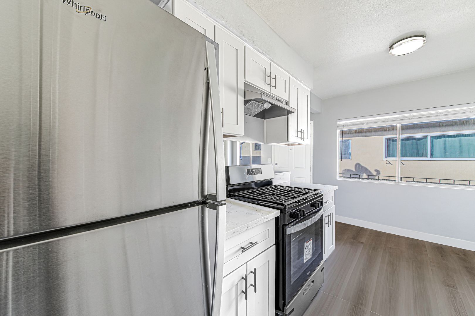 Building Photo - 811 Gardenia Ave