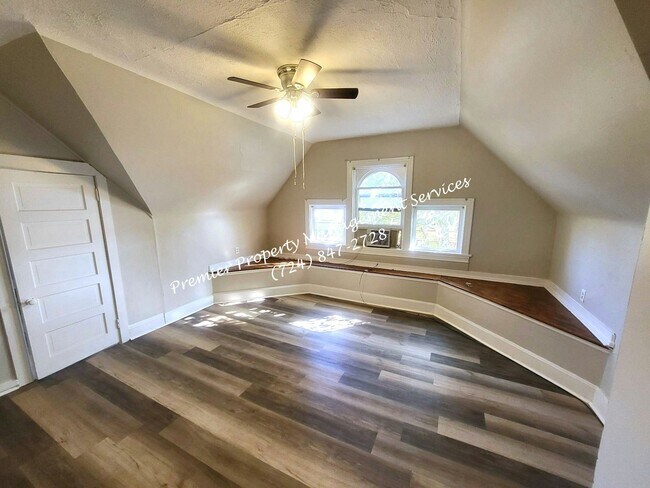 Building Photo - 345 Iroquois Pl