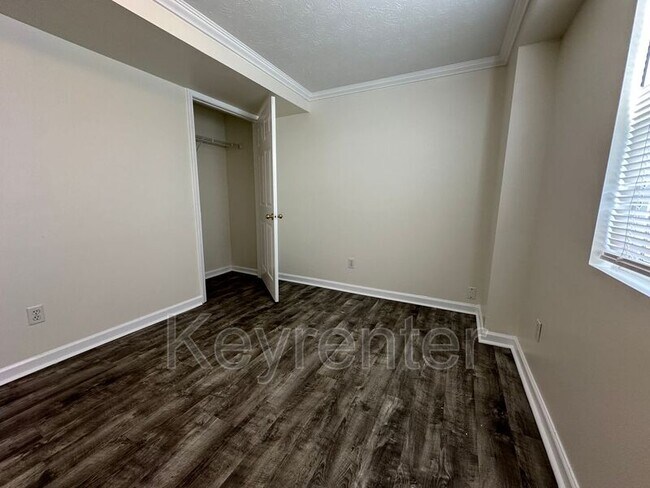 Building Photo - 379-377-A Robertsville Rd