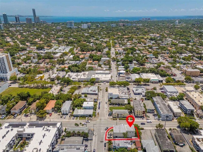 Building Photo - 1013 SW 7 ST Miami FL 33130