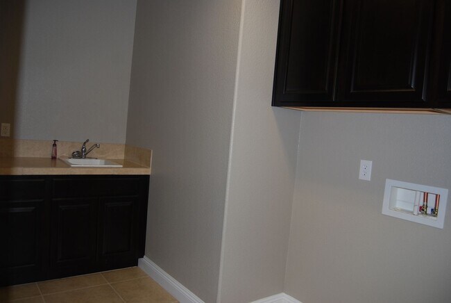 Building Photo - Stunning Single-Level Toll Bros. Home in G...