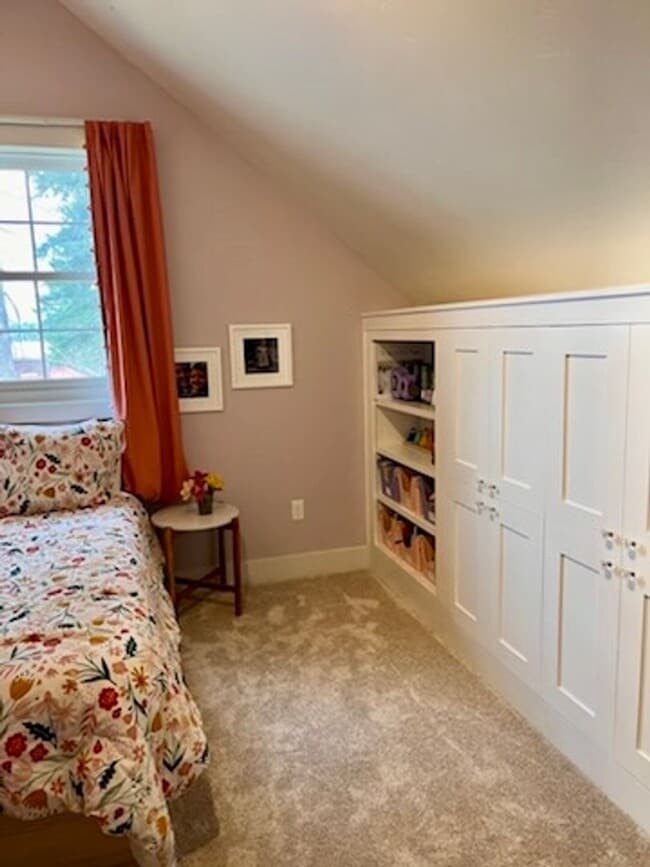 Building Photo - Fully Furnished House plus Mother-in-law suite - Lake Views & Access - Winter Rental Only