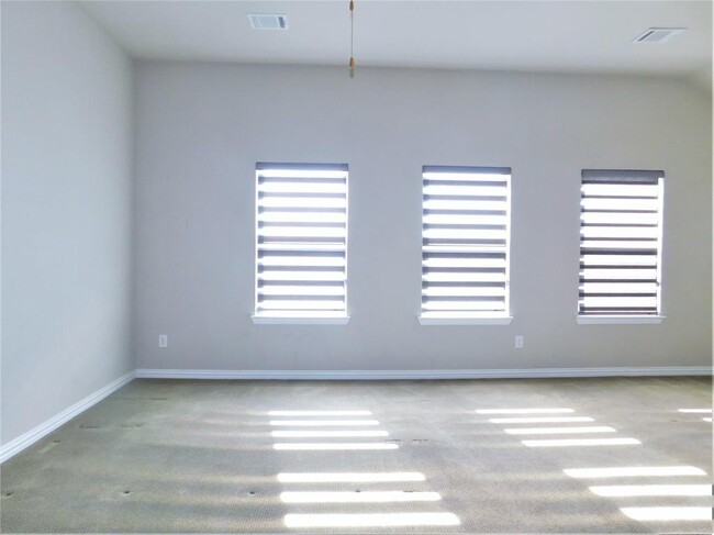 Building Photo - 5520 Liberty Dr