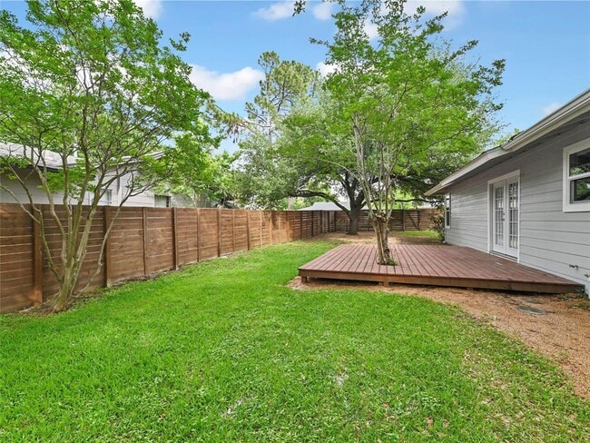 Building Photo - 616 Long Bow Ln