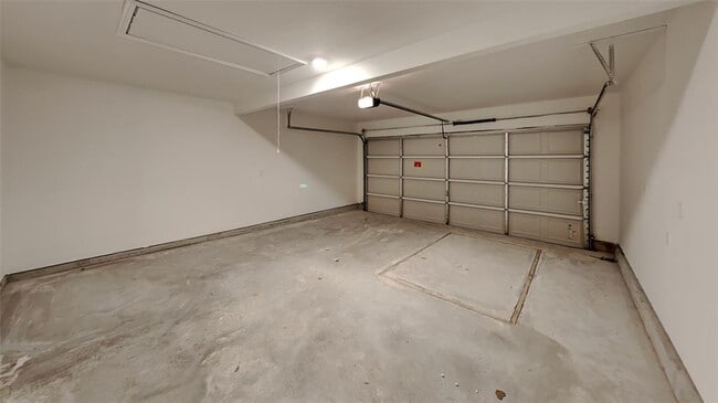 Building Photo - 16208 Harvester Dr