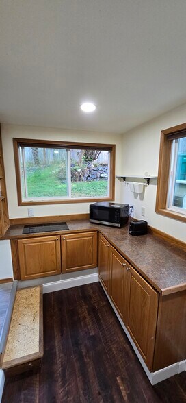 Kitchen - 713 5th St