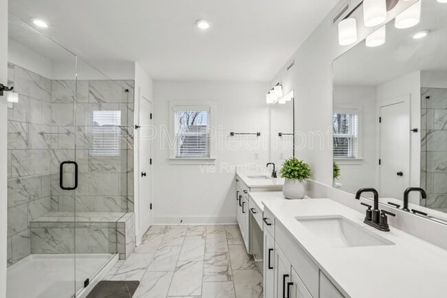 Building Photo - 3371 Macaiva Aly