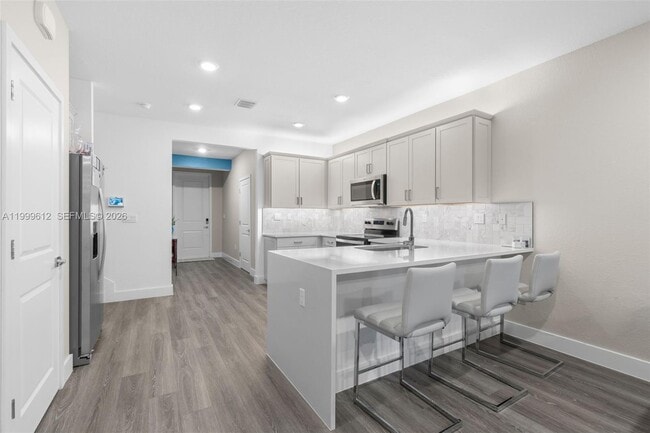 Building Photo - 110 SW 171st Wy