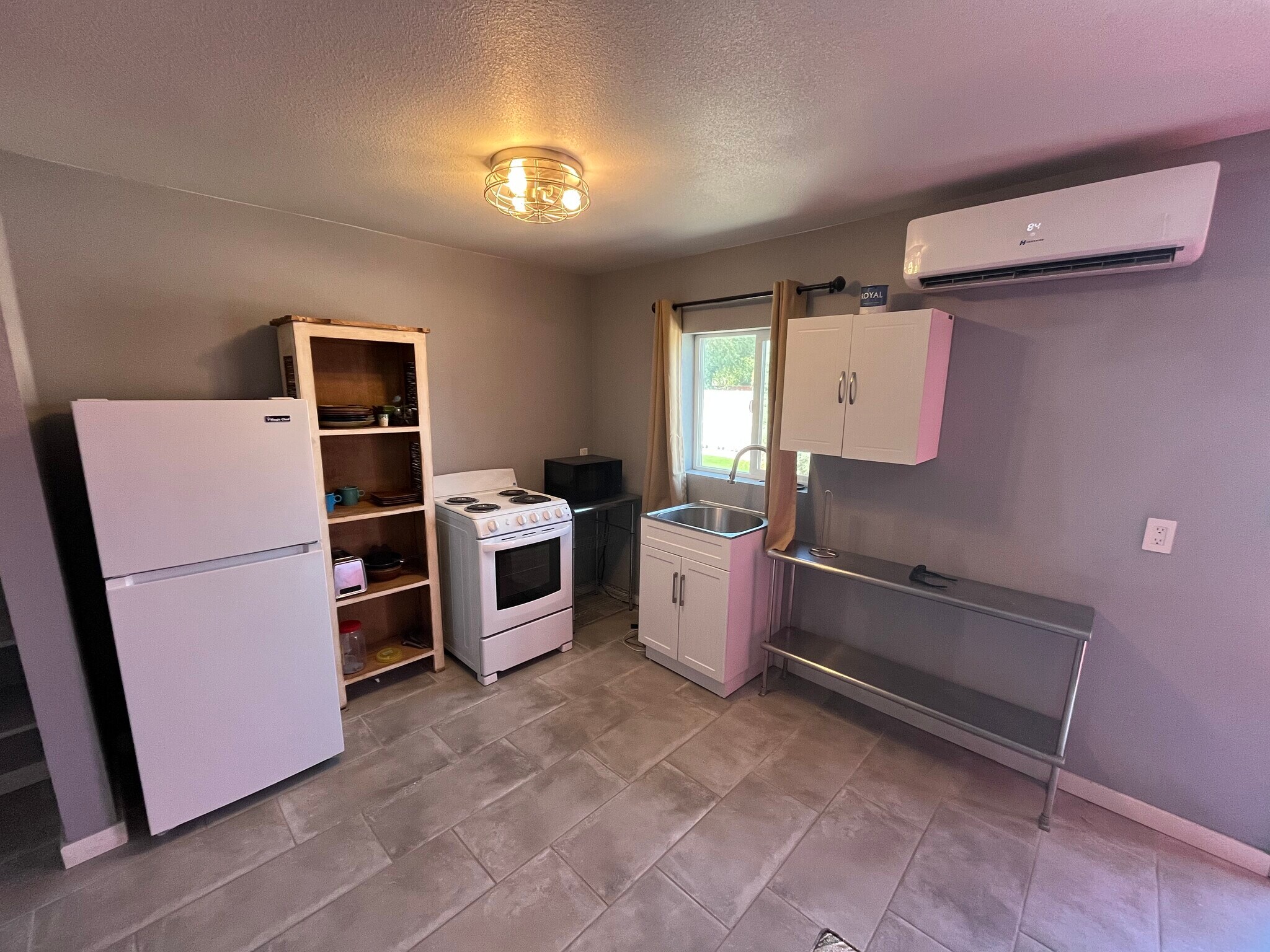 Building Photo - 496 W Mohave St