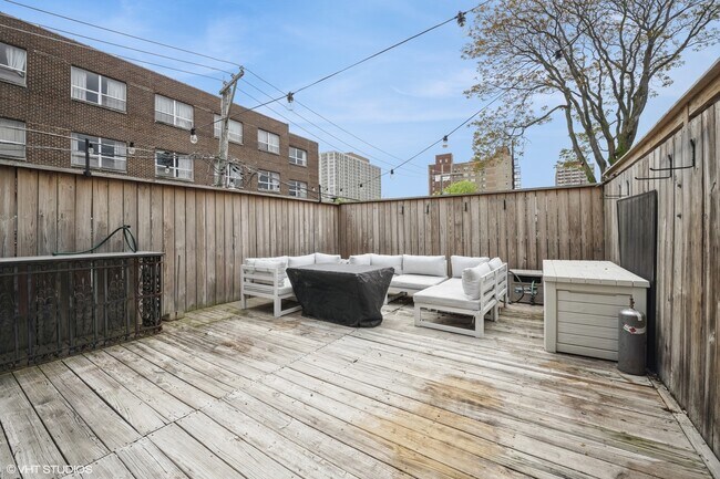 Building Photo - 815 W Gunnison St