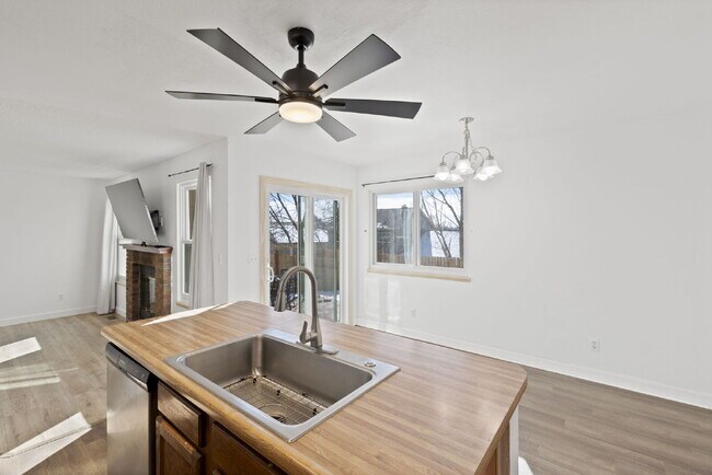 Building Photo - Spacious 6-Bedroom / 3.5-Bath Home — Great Location + Solar Savings!