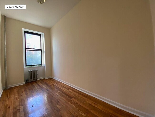 Primary Photo - 454 W 57th St