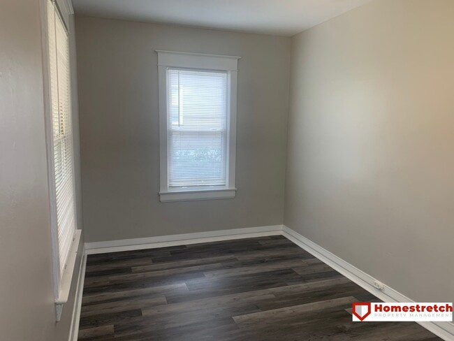 Building Photo - Renovated Two Bedroom Home Available!