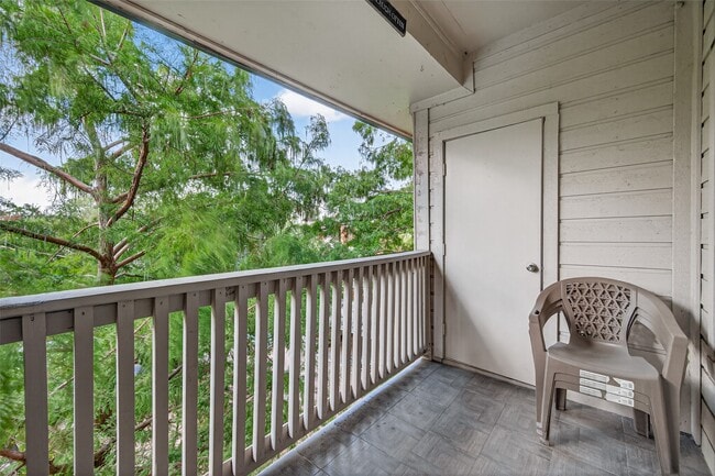 Building Photo - 4041 Drake St