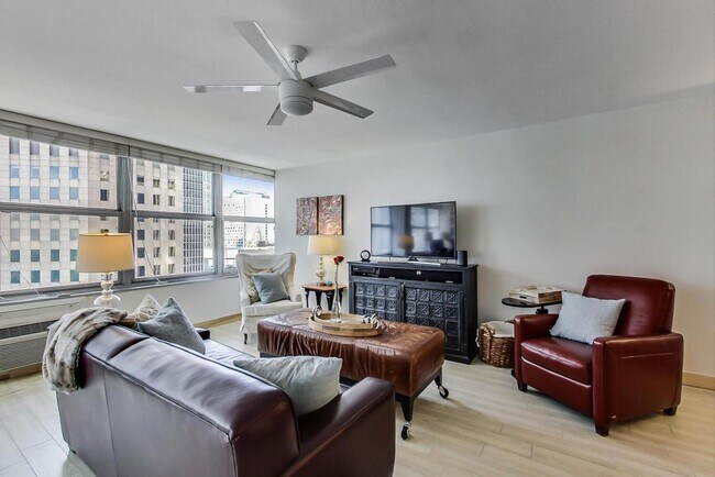 Building Photo - 1000 N Lake Shore Dr