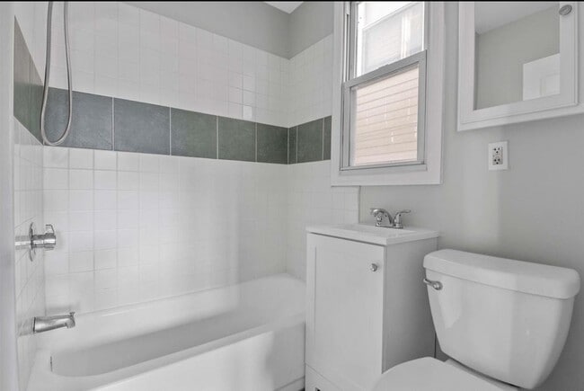 Building Photo - 35 McAdoo Ave