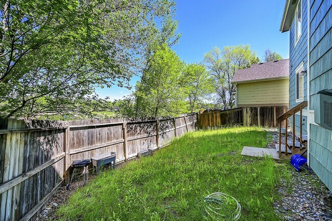 Building Photo - $1,995 - 4 Bed,2.5 Bathroom Home  in Colorado Springs with in Unit Laundry and Fenced in yard!