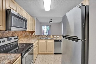 Building Photo - 2325 Mariner Ct