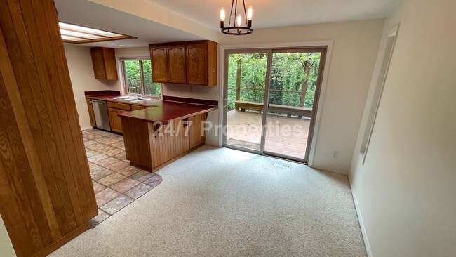 Building Photo - Stunning Home in Tranquil SW Neighborhood