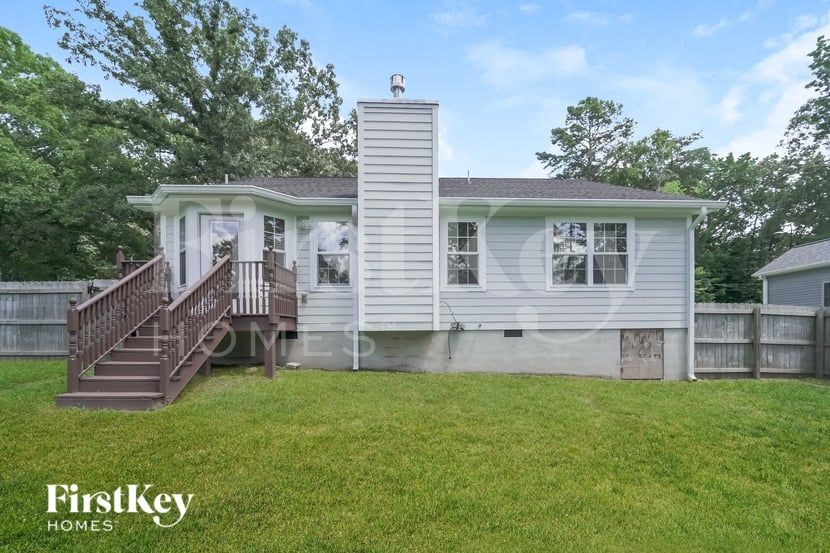 Building Photo - 115 Kings Dr