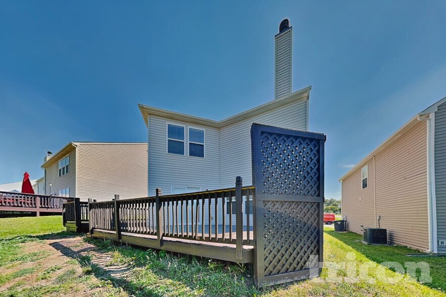 Building Photo - 807 Chastain Ave