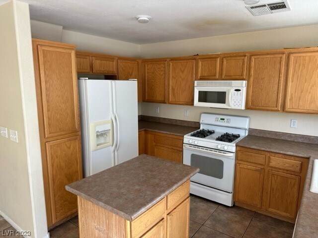 Building Photo - 9461 Havasu Canyon Ave