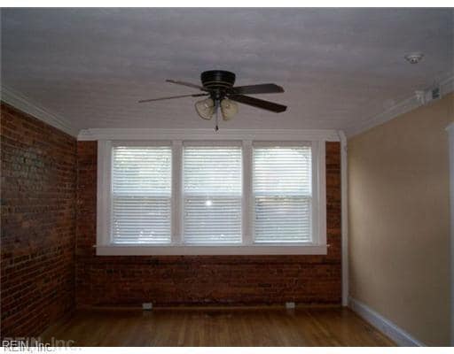 Building Photo - 1506 Colonial Ave