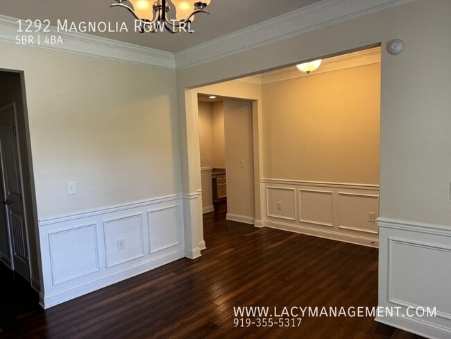 Building Photo - 1292 Magnolia Row Trail