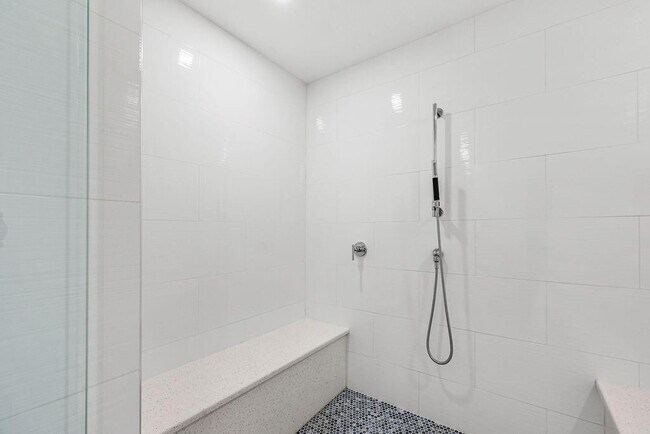 Building Photo - 545 S Fort Lauderdale Beach Blvd