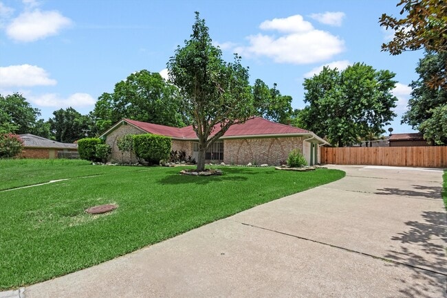 Building Photo - 4906 Green Willow Ln