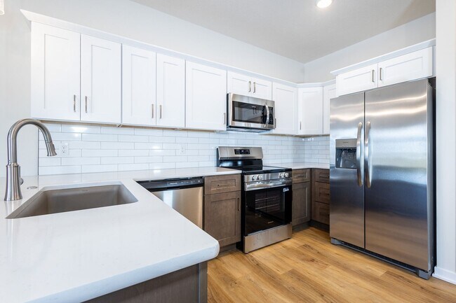 Building Photo - Stunning New Built 5 Bed Duplex!