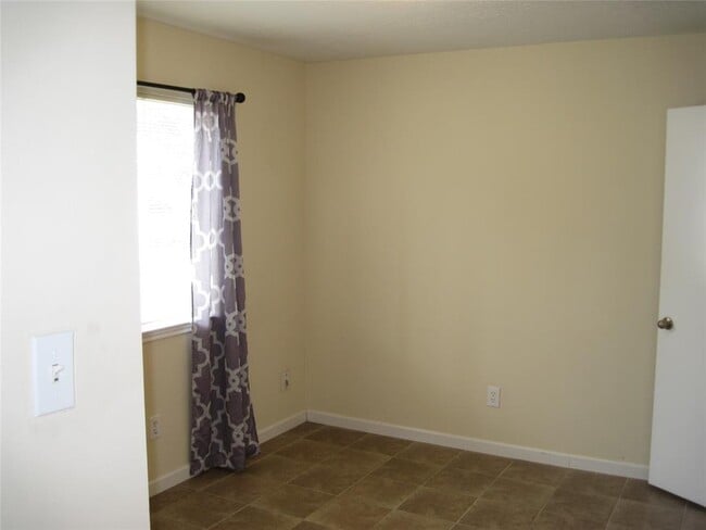 Building Photo - 10326 Bushy Creek Dr