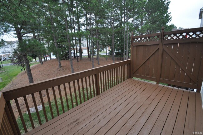 Building Photo - 701 Sutter Gate Ln