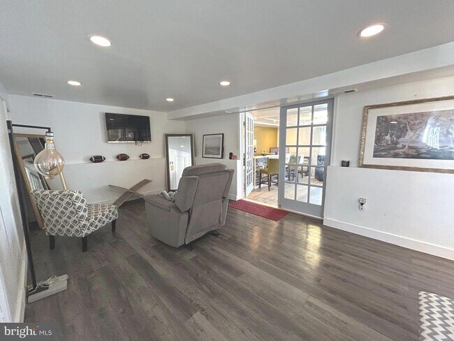 Building Photo - 610 Ogden Dr