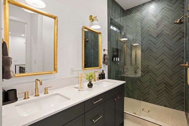 Building Photo - 8922 San Benito Way