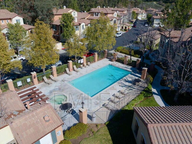 Building Photo - 28254 Canterbury Ct