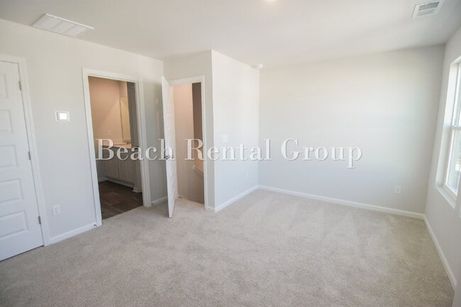 Building Photo - Gorgeous End Unit in Myrtle Beach