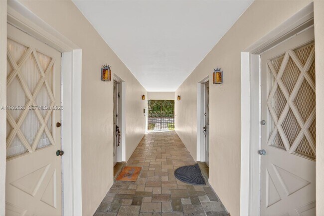 Building Photo - 1239 Mariposa Ave