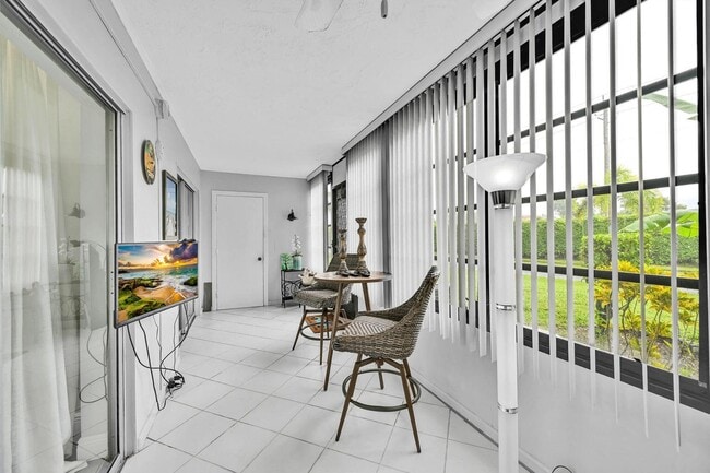 Building Photo - 5759 Phoenix Palm Ct