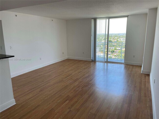 Building Photo - 3000 Coral Wy